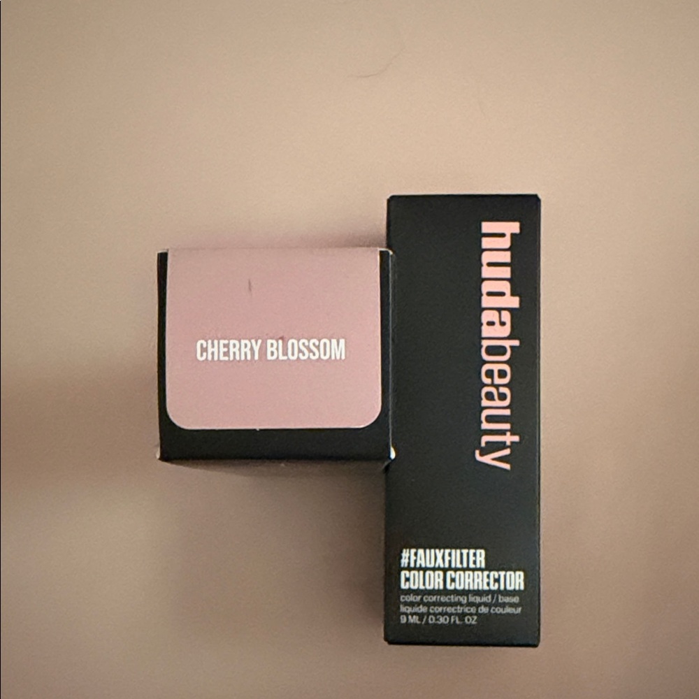 HUDA BEAUTY Color Corrector in Cherry Blossom - Pink  (1pc)